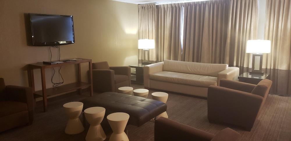 Doubletree By Hilton St. Louis At Westport Hotel Maryland Heights Buitenkant foto