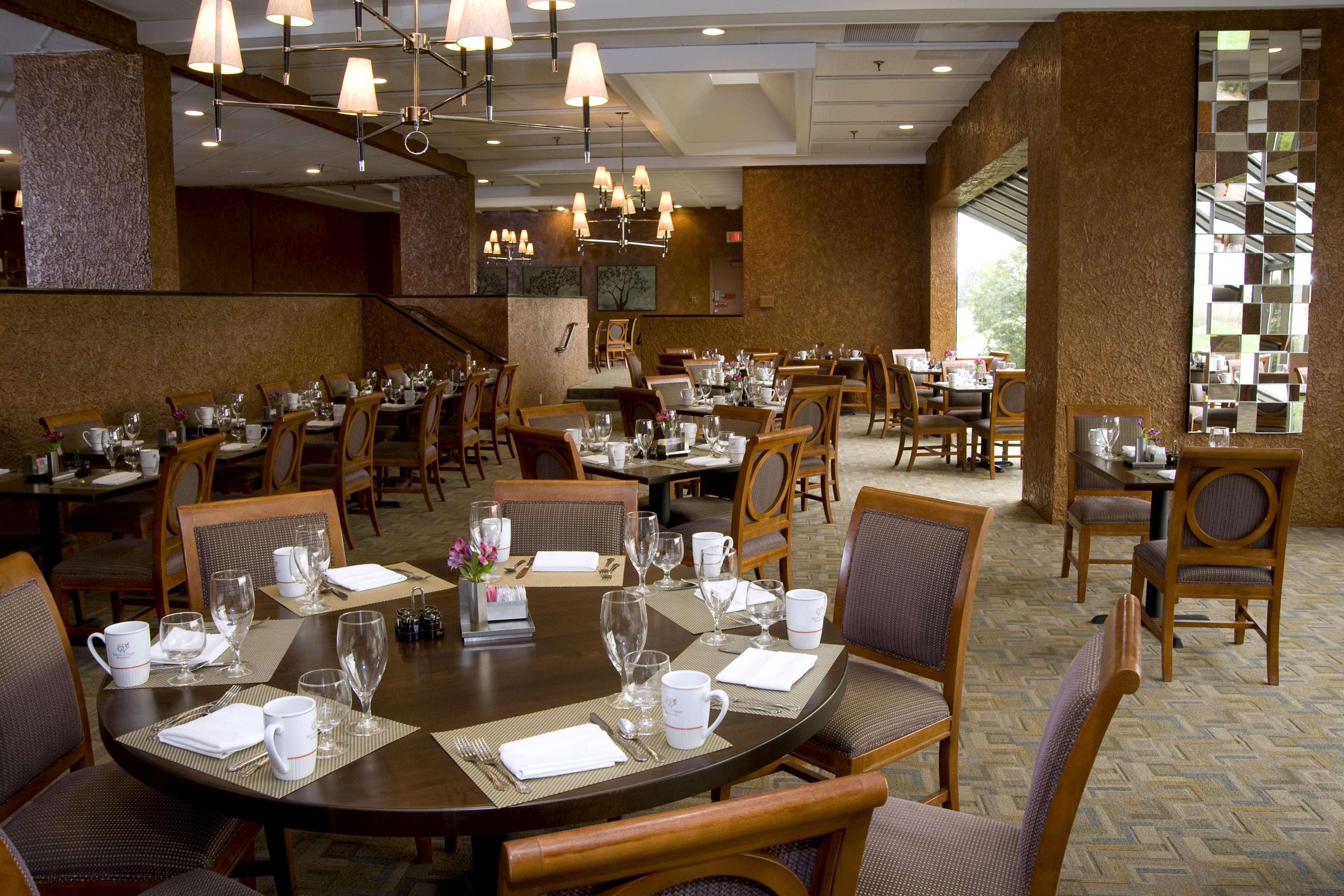 Doubletree By Hilton St. Louis At Westport Hotel Maryland Heights Buitenkant foto