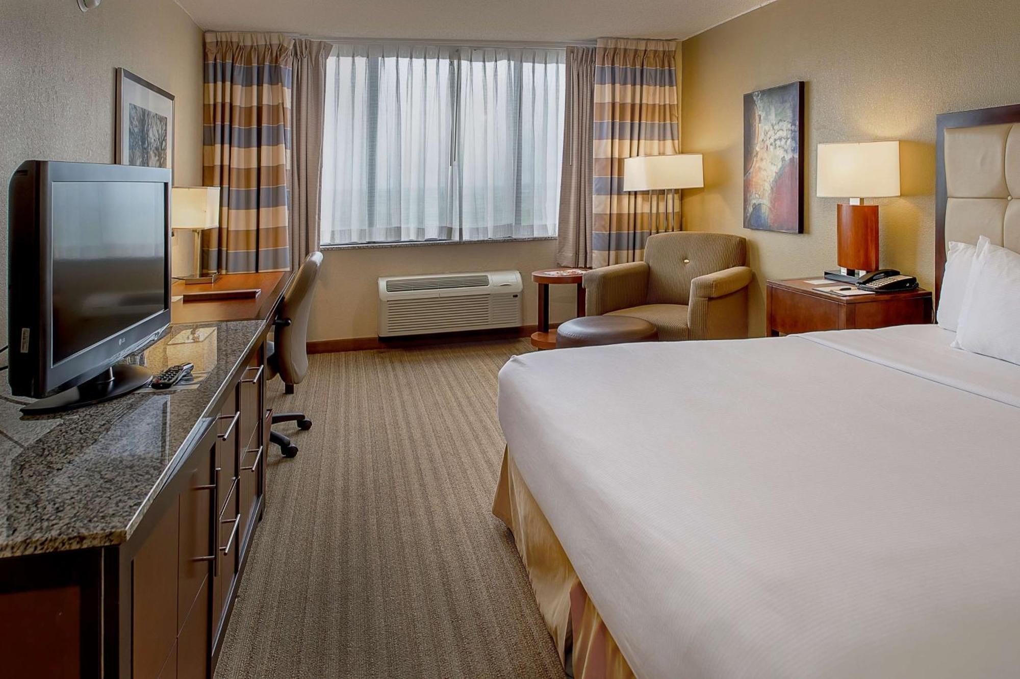 Doubletree By Hilton St. Louis At Westport Hotel Maryland Heights Buitenkant foto