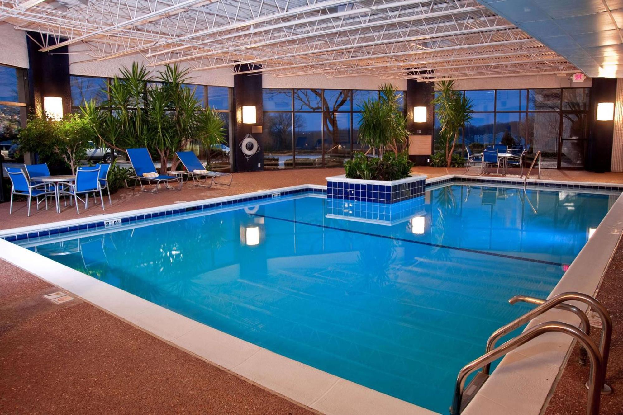 Doubletree By Hilton St. Louis At Westport Hotel Maryland Heights Buitenkant foto