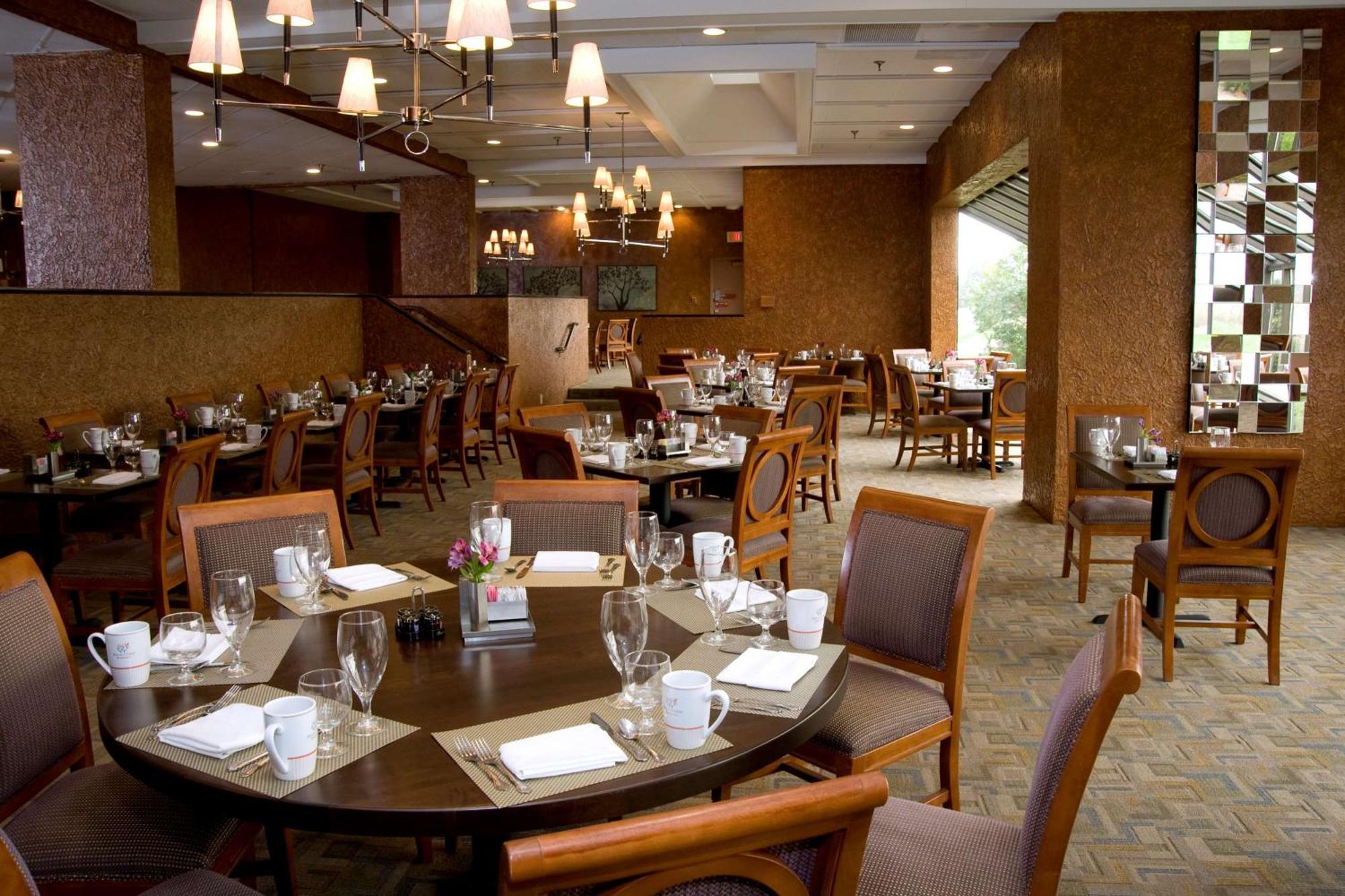 Doubletree By Hilton St. Louis At Westport Hotel Maryland Heights Buitenkant foto