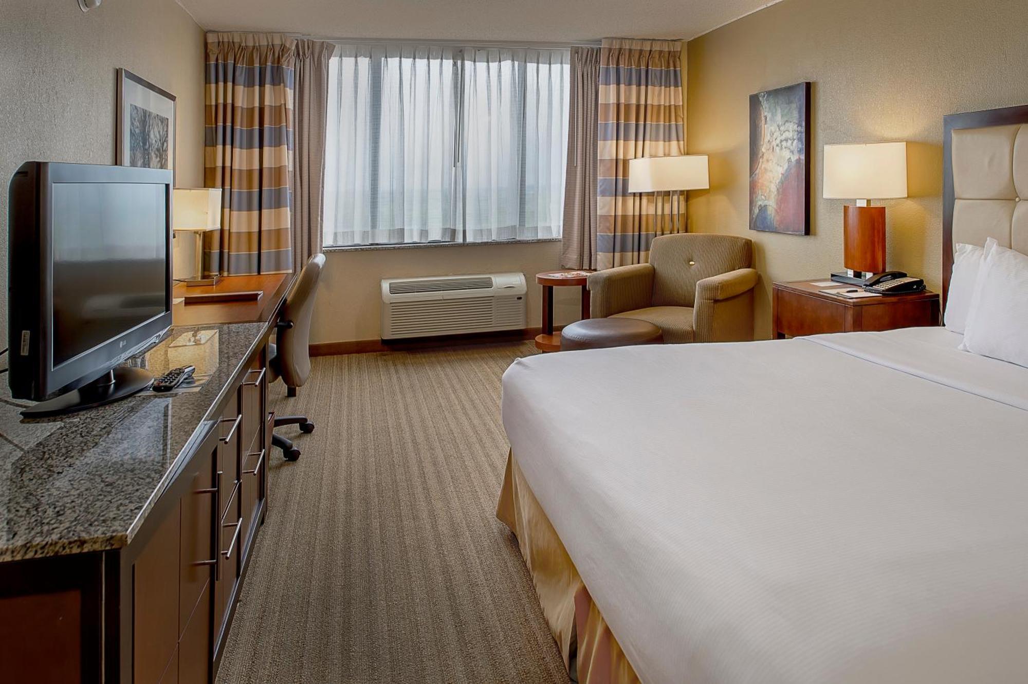 Doubletree By Hilton St. Louis At Westport Hotel Maryland Heights Buitenkant foto