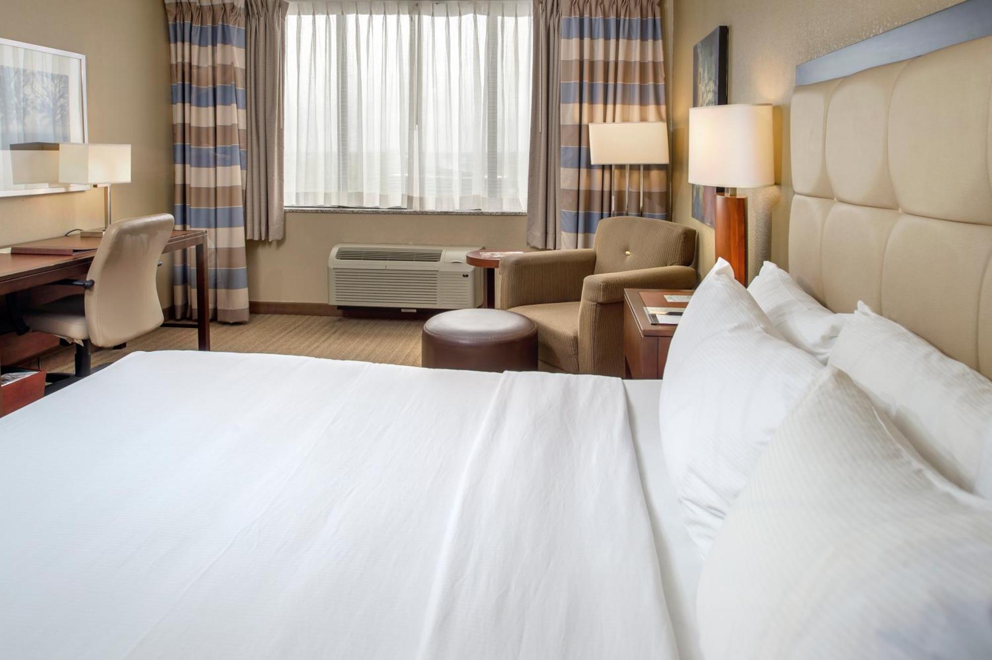 Doubletree By Hilton St. Louis At Westport Hotel Maryland Heights Buitenkant foto